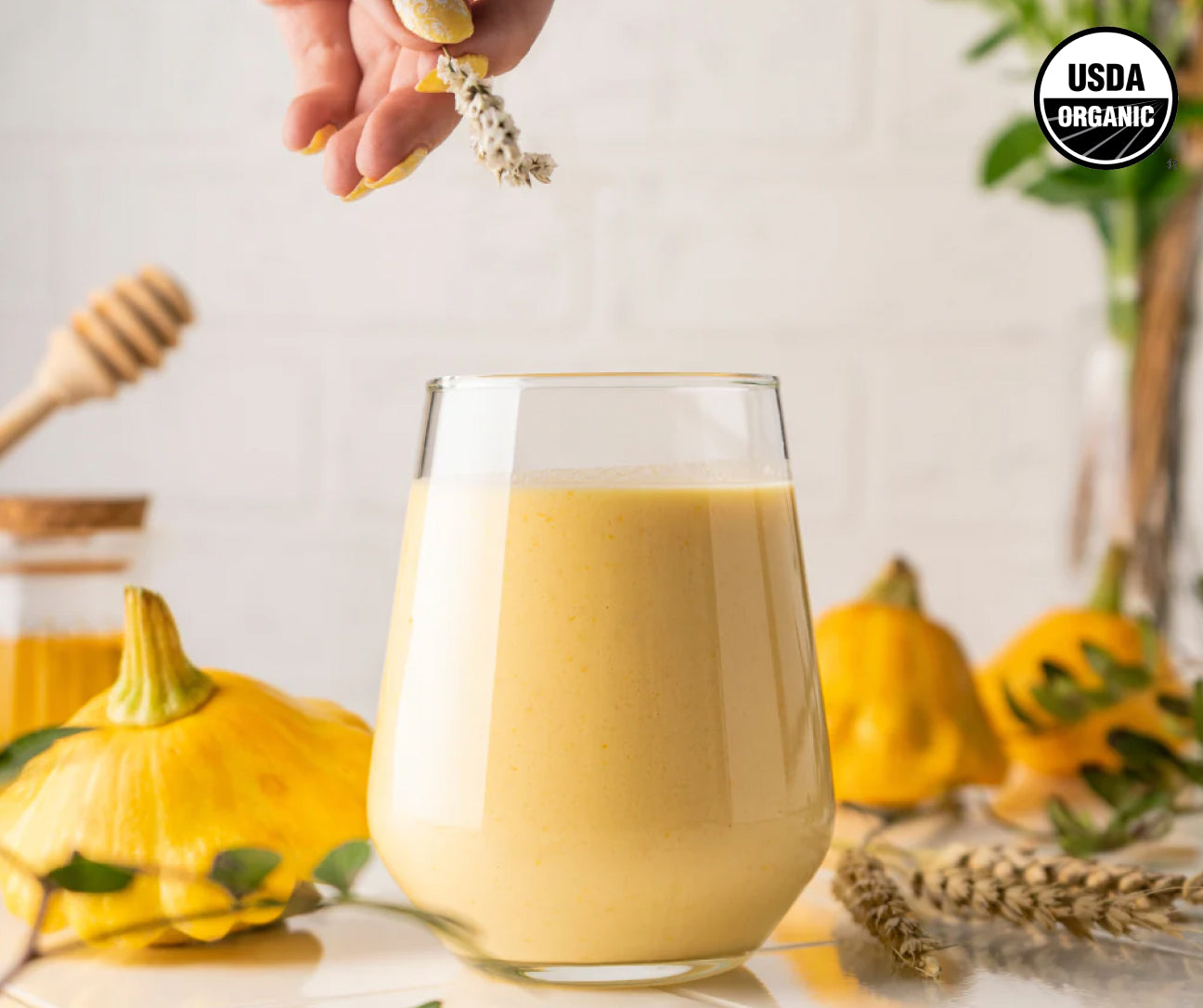 turmeric-latte-starter-kit-e8 1._Turmeric_6e512dba-33d3-4867-a890-51e27d14ee92.jpg